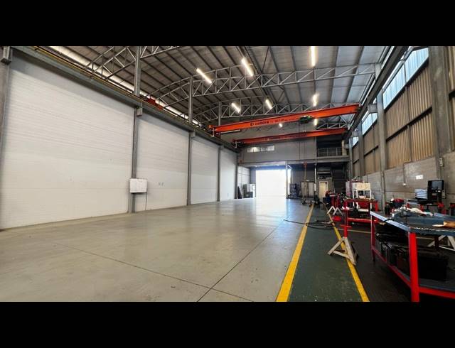 1,590M² WAREHOUSE FOR SALE IN RIVERGATE